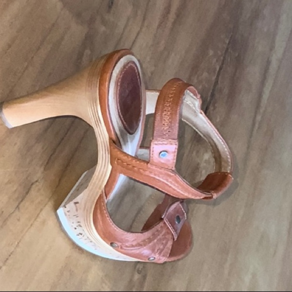 Frye   ladies   worn two times like new